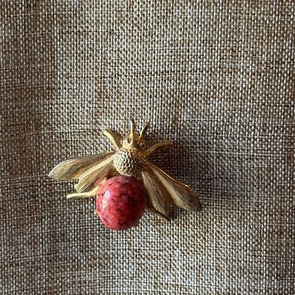 Vintage Gold Bee Brooch with Jasper Stone - Picture 1 of 5
